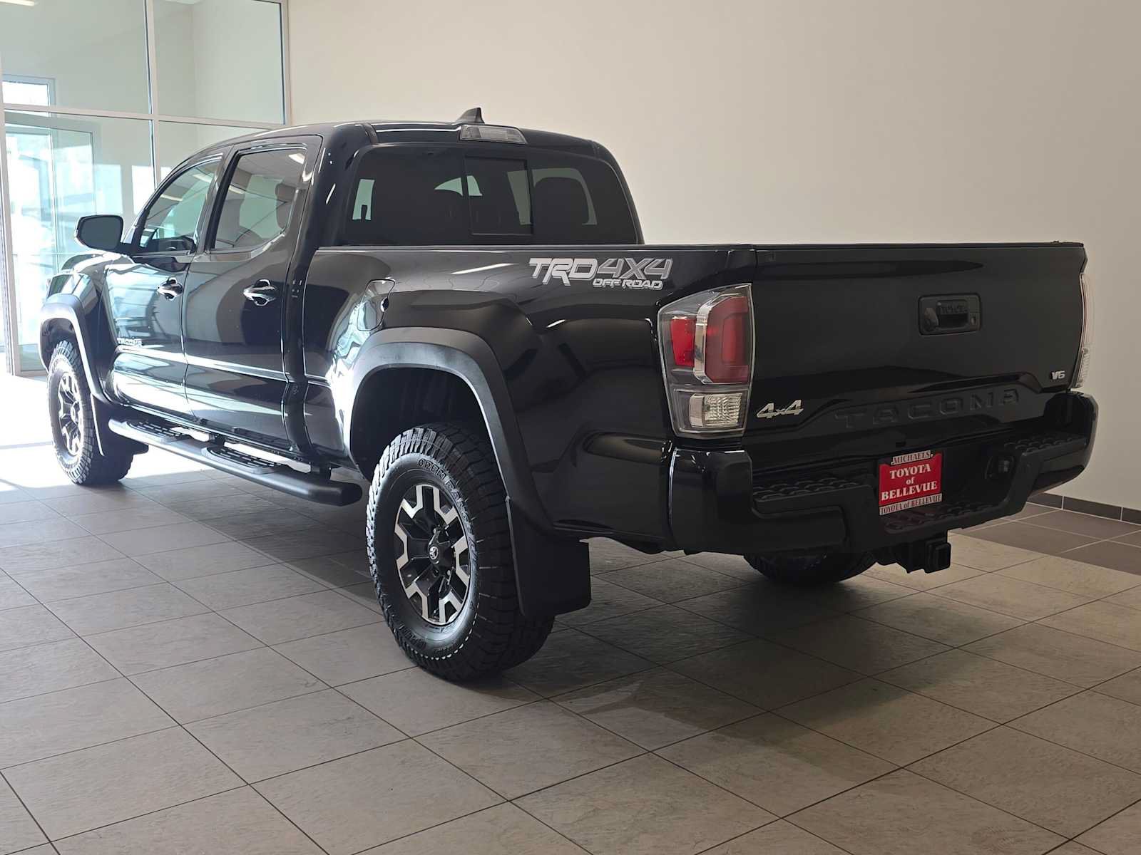 Used 2020 Toyota Tacoma TRD Off-Road w/ TRD Premium Off Road Package AWD/4WD image 4