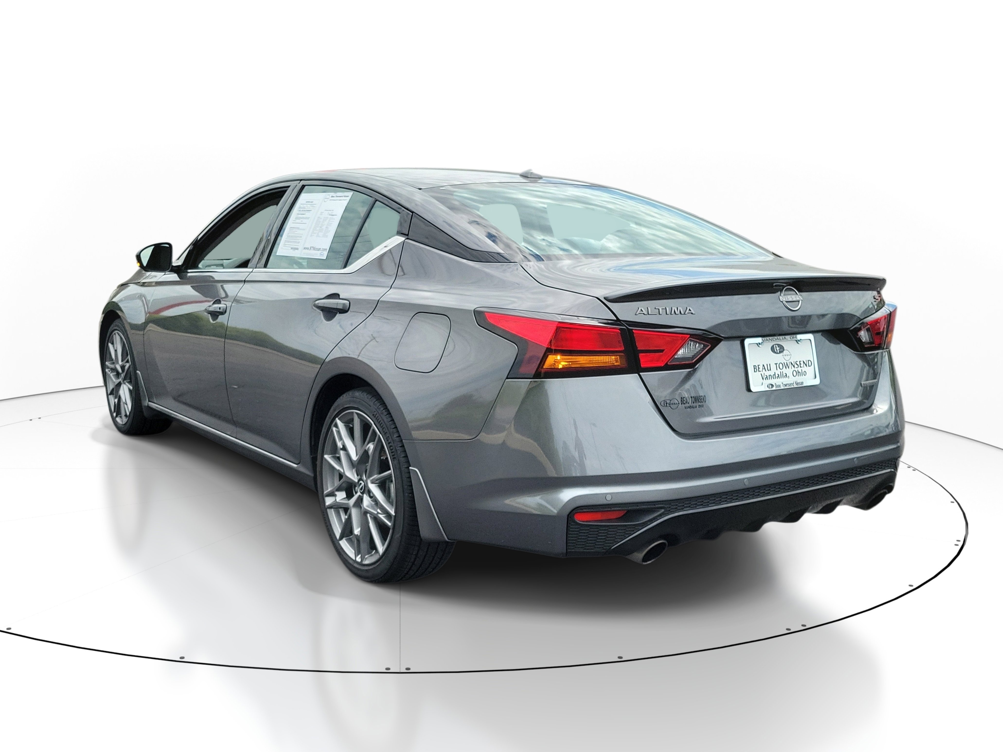 Used 2024 Nissan Altima 2.0 SR FWD image 3