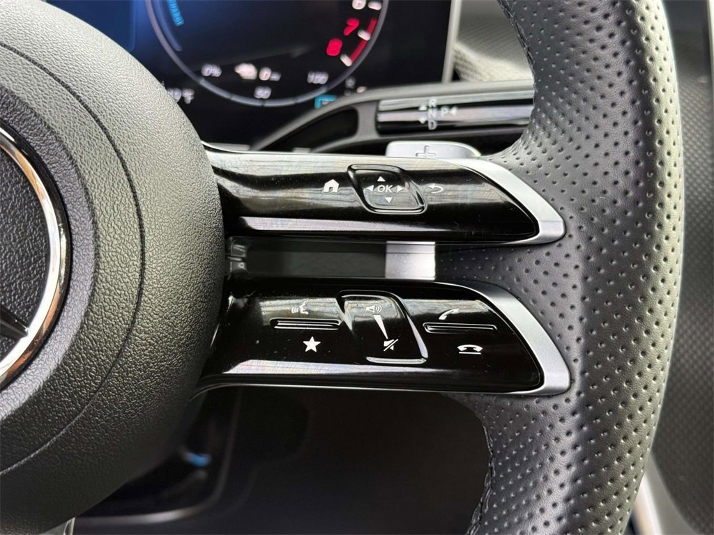 Used 2025 Mercedes-Benz GLC 350e 4MATIC image 24