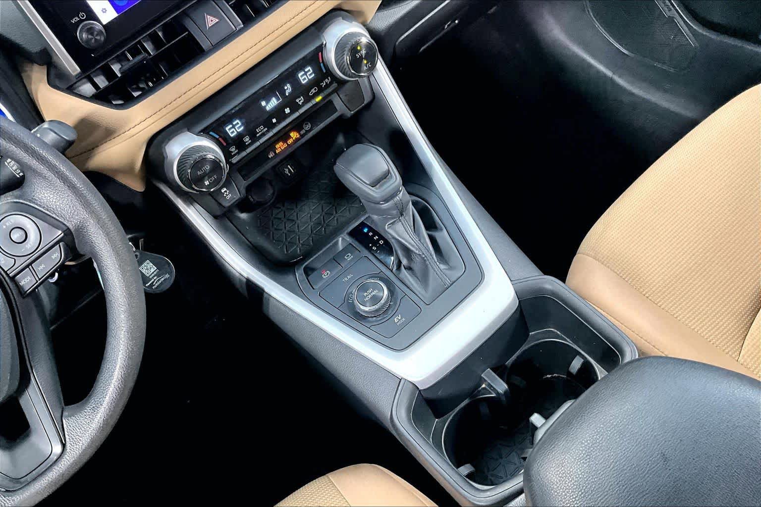 Certified 2024 Toyota RAV4 LE AWD/4WD image 16