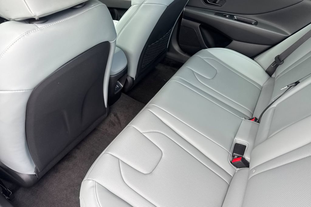 New 2026 Hyundai Elantra Limited FWD image 12