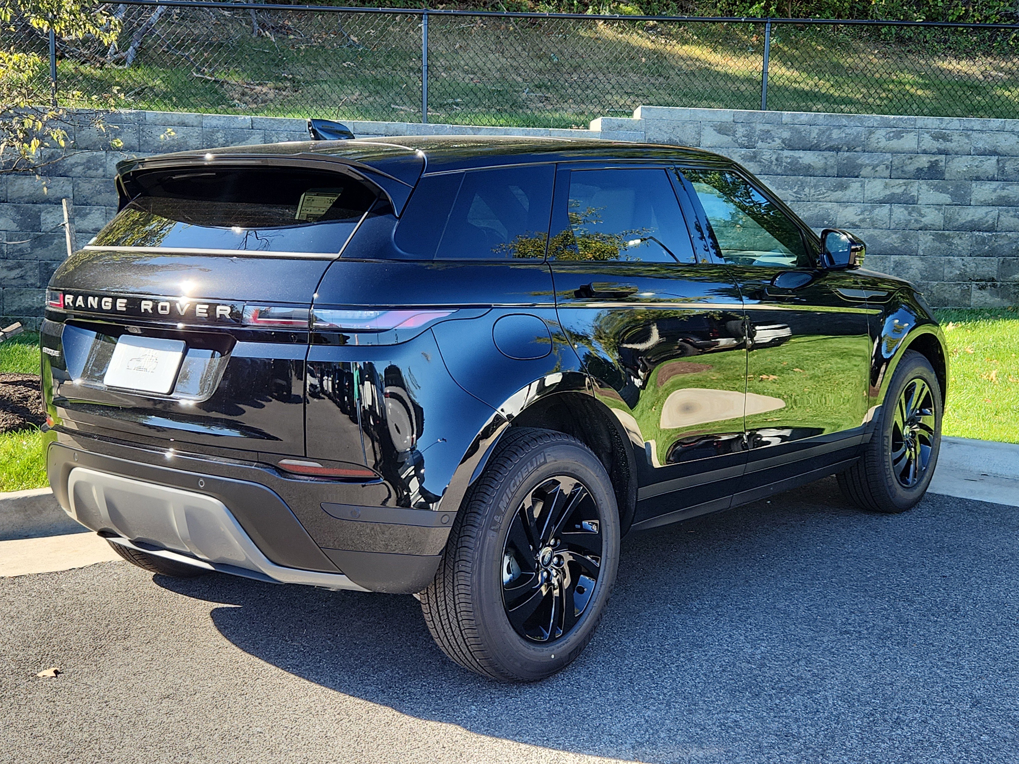 New 2026 Land Rover Range Rover Evoque S image 2