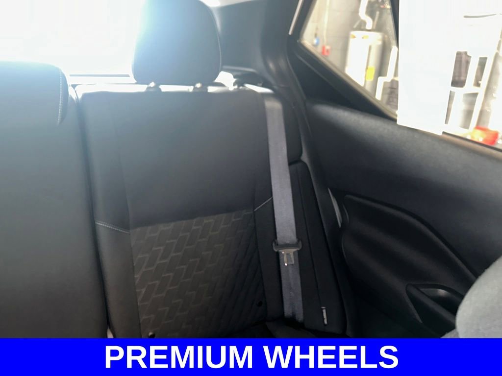 Used 2022 Nissan Kicks SV image 14