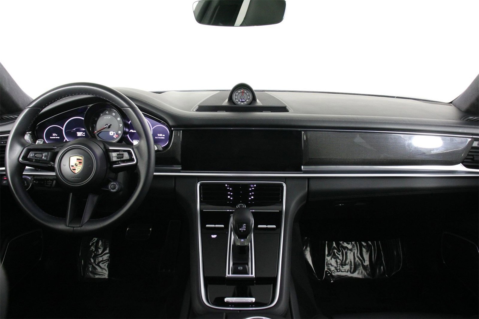 Used 2023 Porsche Panamera GTS image 11