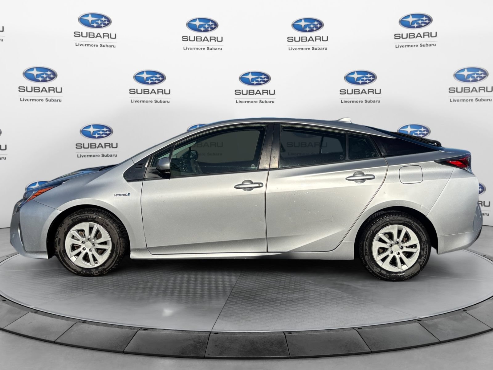 Used 2016 Toyota Prius Two FWD image 3