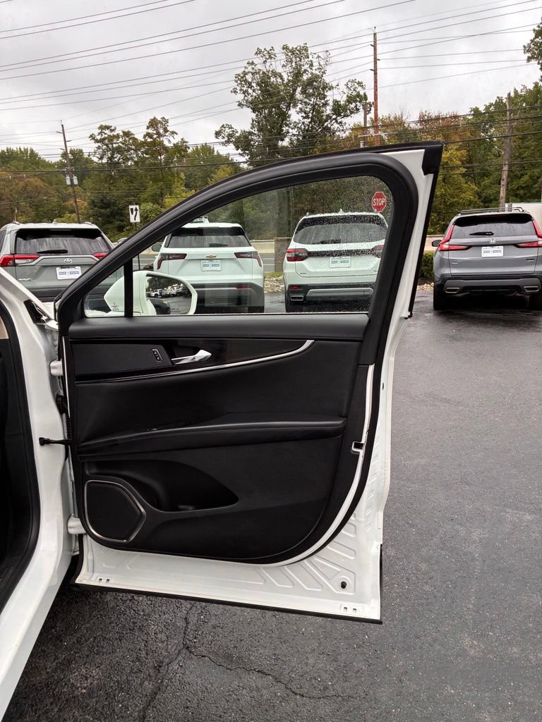 Used 2021 Lincoln Nautilus FWD image 23