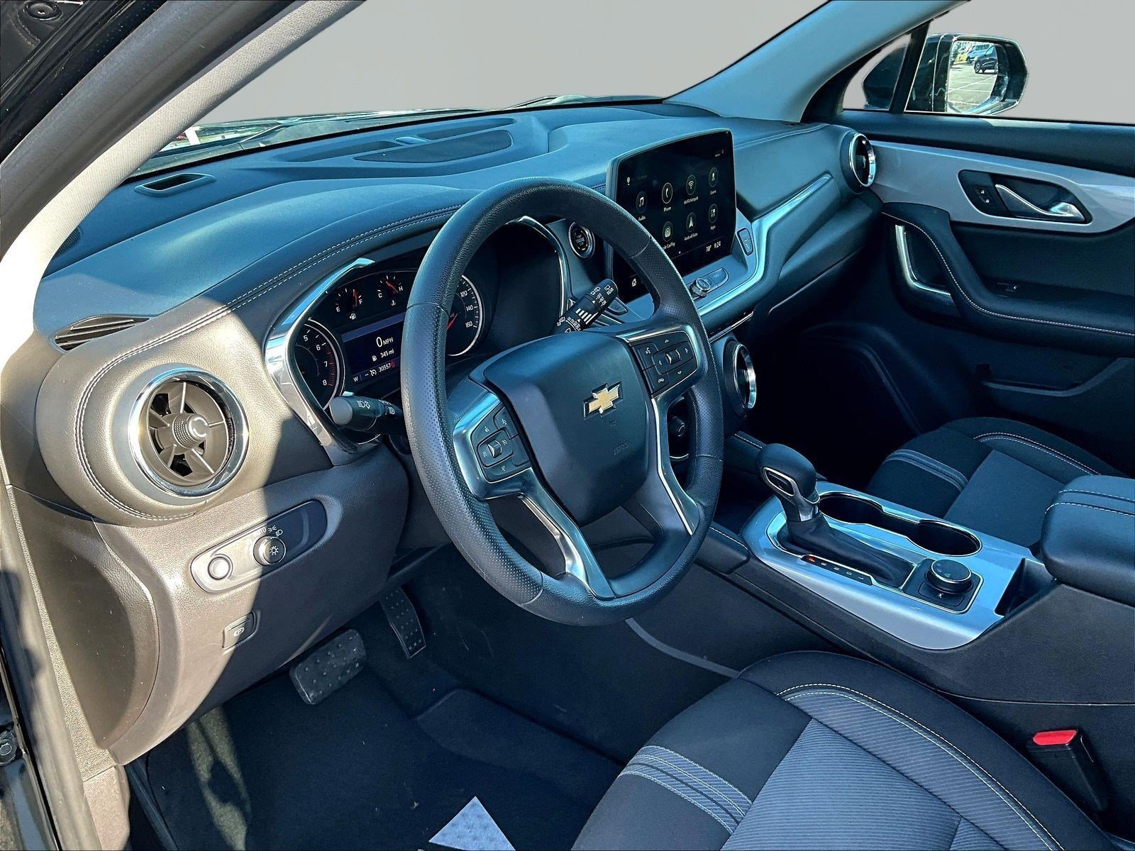 Used 2024 Chevrolet Blazer LT FWD image 17