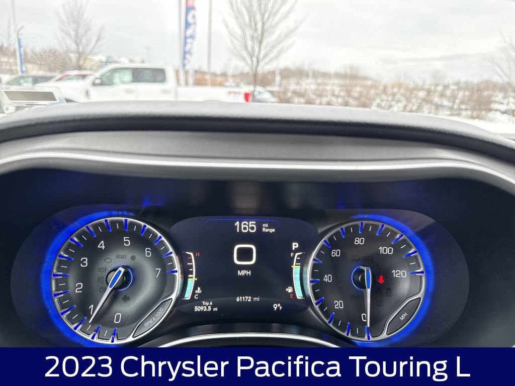 Used 2023 Chrysler Pacifica Touring-L image 20