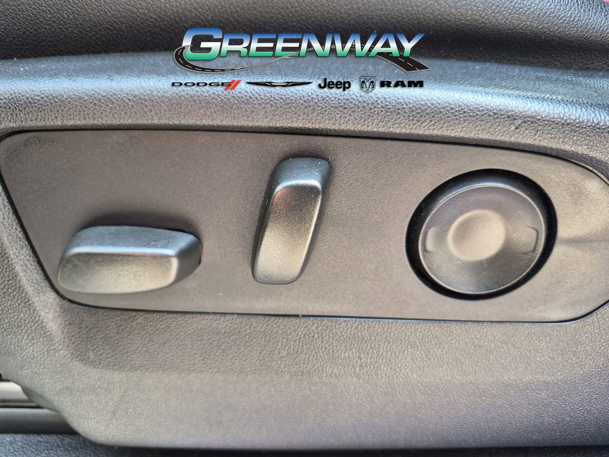 Used 2021 Chevrolet Tahoe RST w/ Luxury Package RWD image 18