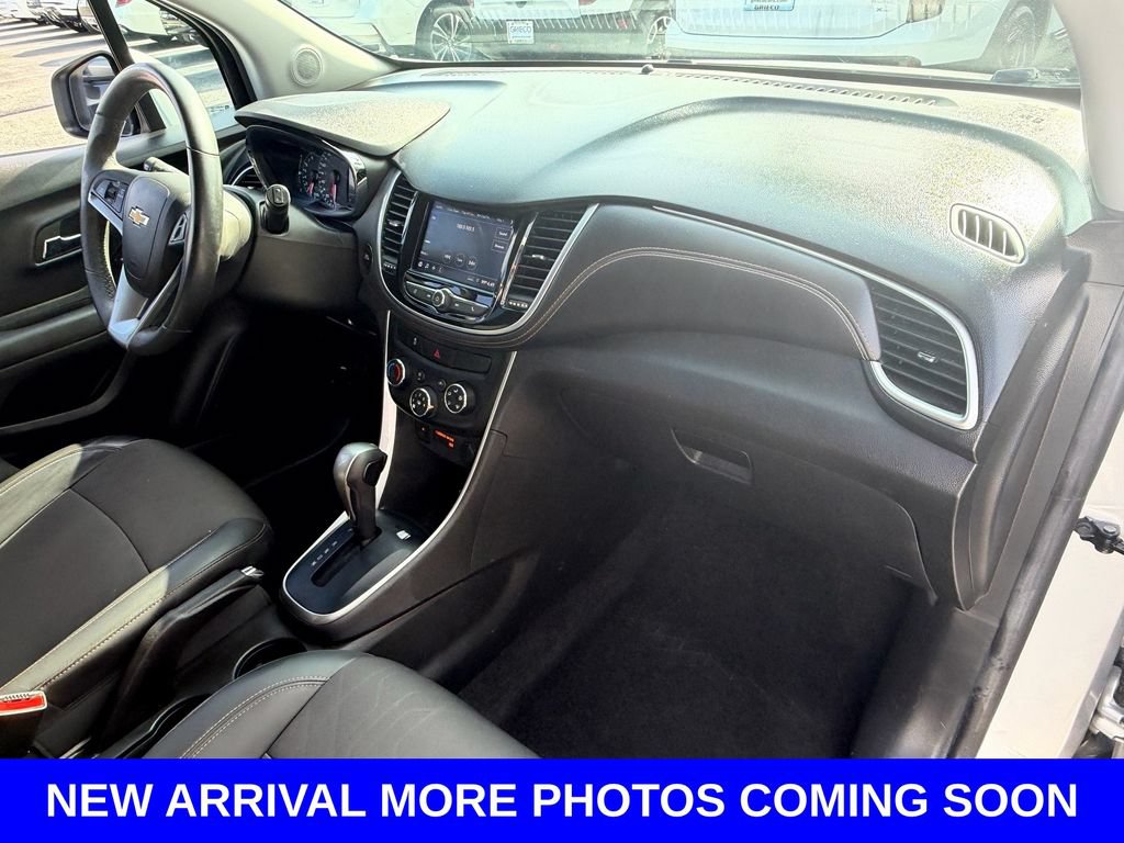 Used 2022 Chevrolet Trax LT w/ LT Convenience Package FWD image 17