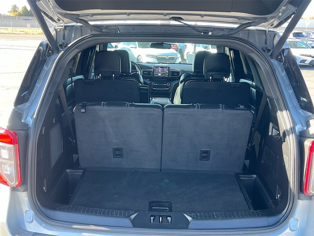 Used 2020 Ford Explorer ST image 28