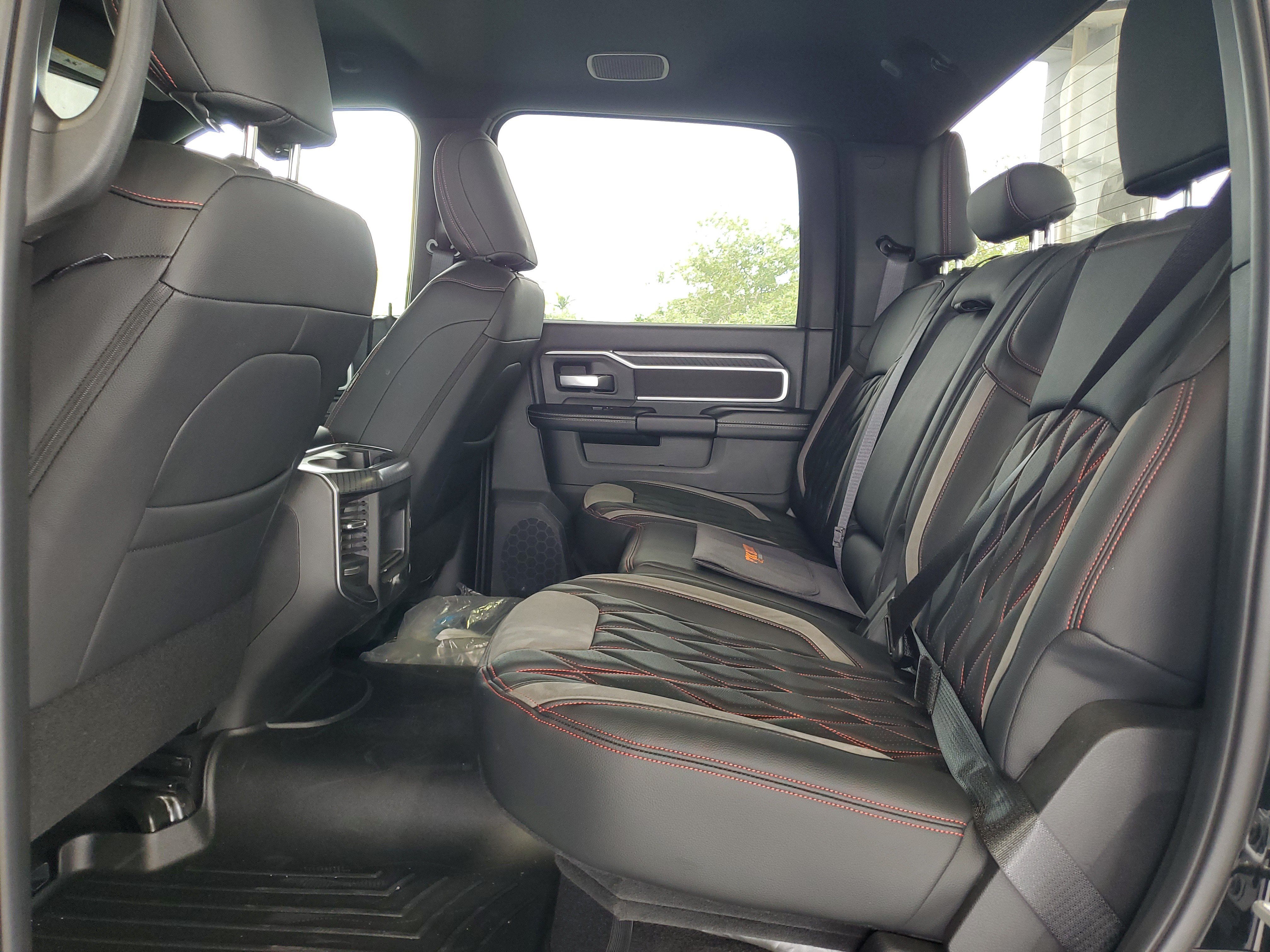 New 2025 RAM 2500 Big Horn AWD/4WD image 9