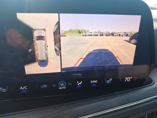 Used 2025 Chevrolet Suburban Z71 w/ Comfort Package AWD/4WD image 7