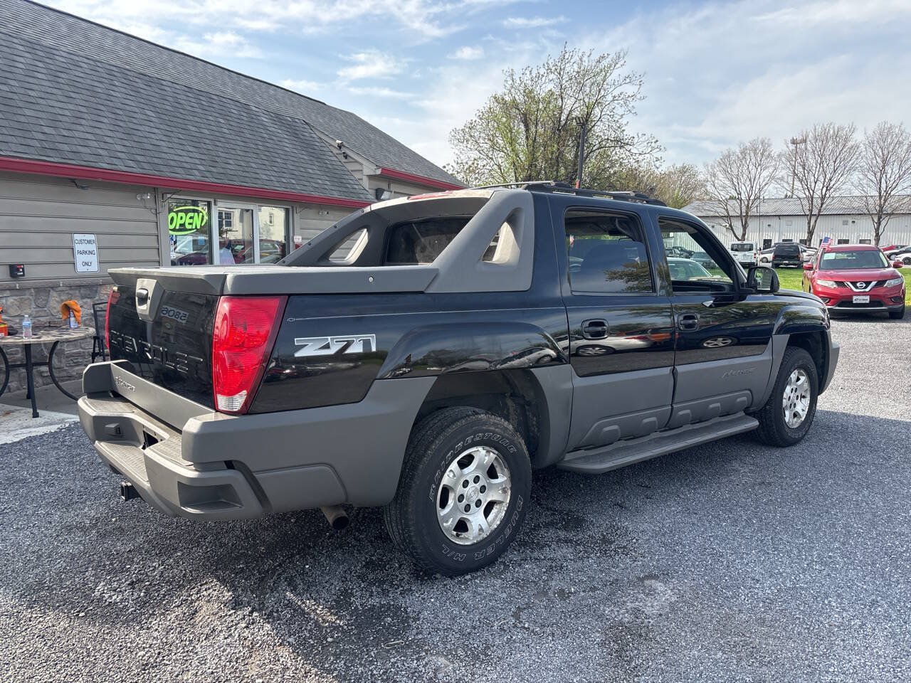 Used 2002 Chevrolet Avalanche 4x4 w/ Off-Road Suspension Pkg image 6
