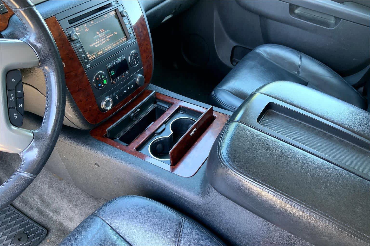 Used 2011 Chevrolet Tahoe LTZ AWD/4WD image 16