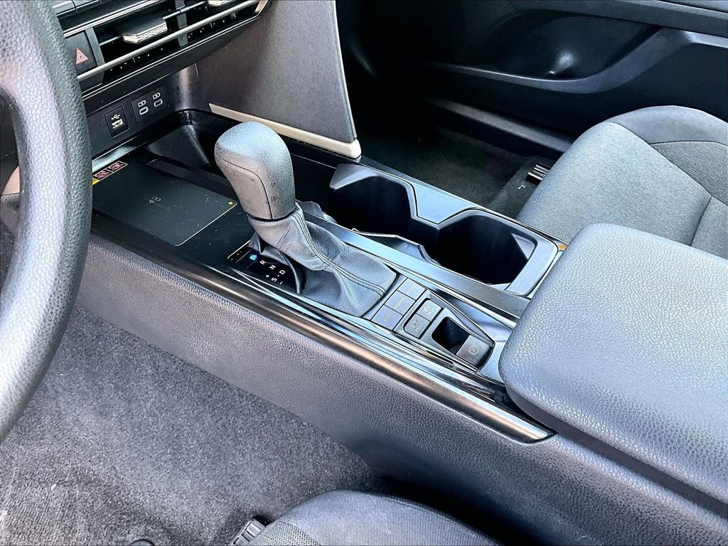 Used 2025 Toyota Camry LE FWD image 20