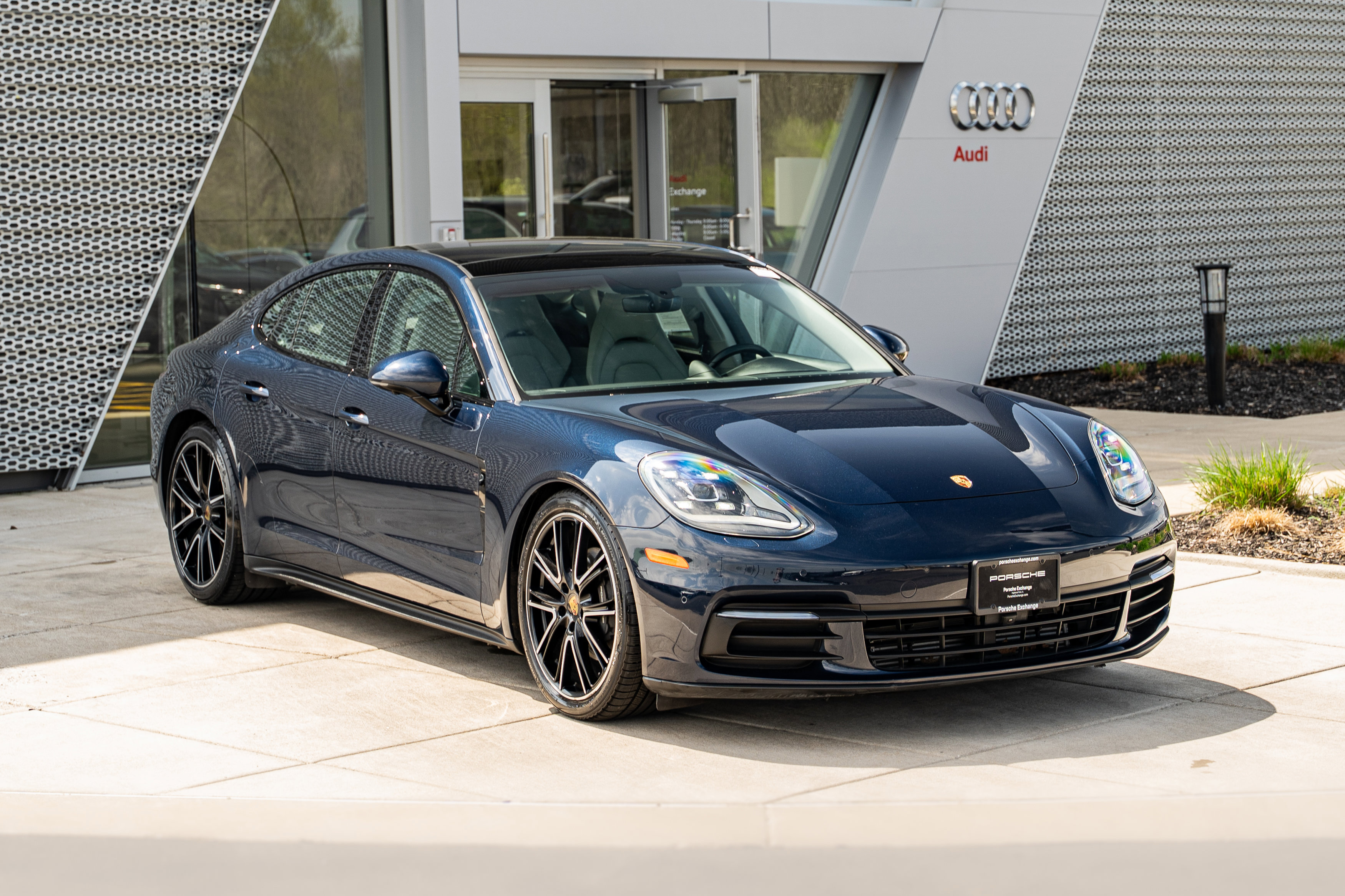 Used 2020 Porsche Panamera 4 AWD/4WD image 2