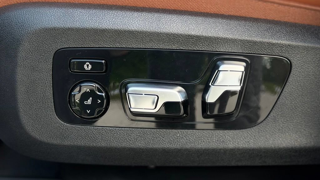 New 2027 BMW X6 M60i AWD/4WD image 17