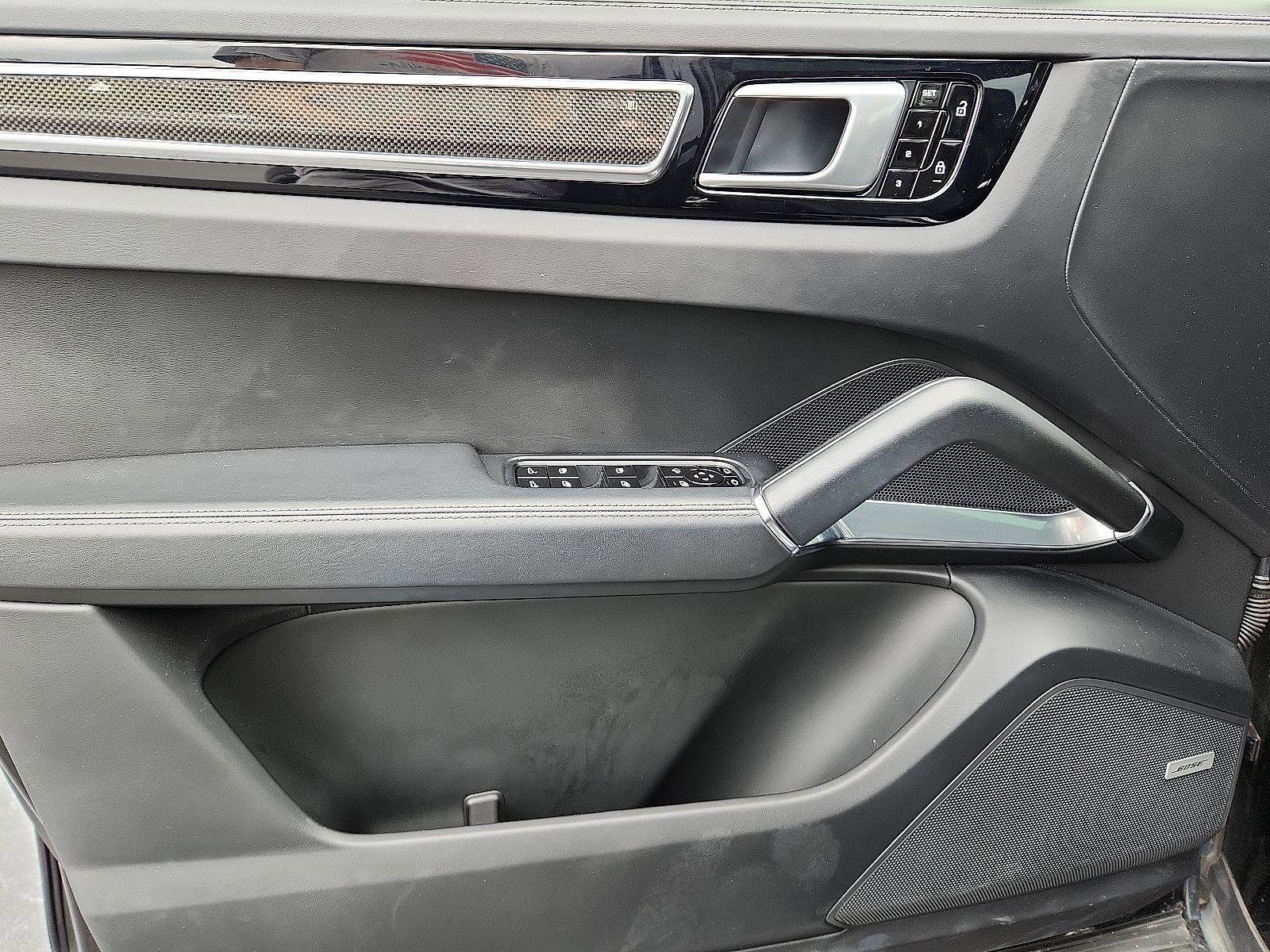 Used 2020 Porsche Cayenne Turbo image 11