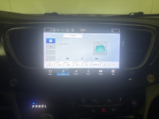 Certified 2024 Chrysler Pacifica Touring-L image 36