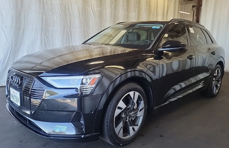 Used 2021 Audi e-tron Premium w/ Convenience Plus Package AWD/4WD image 3