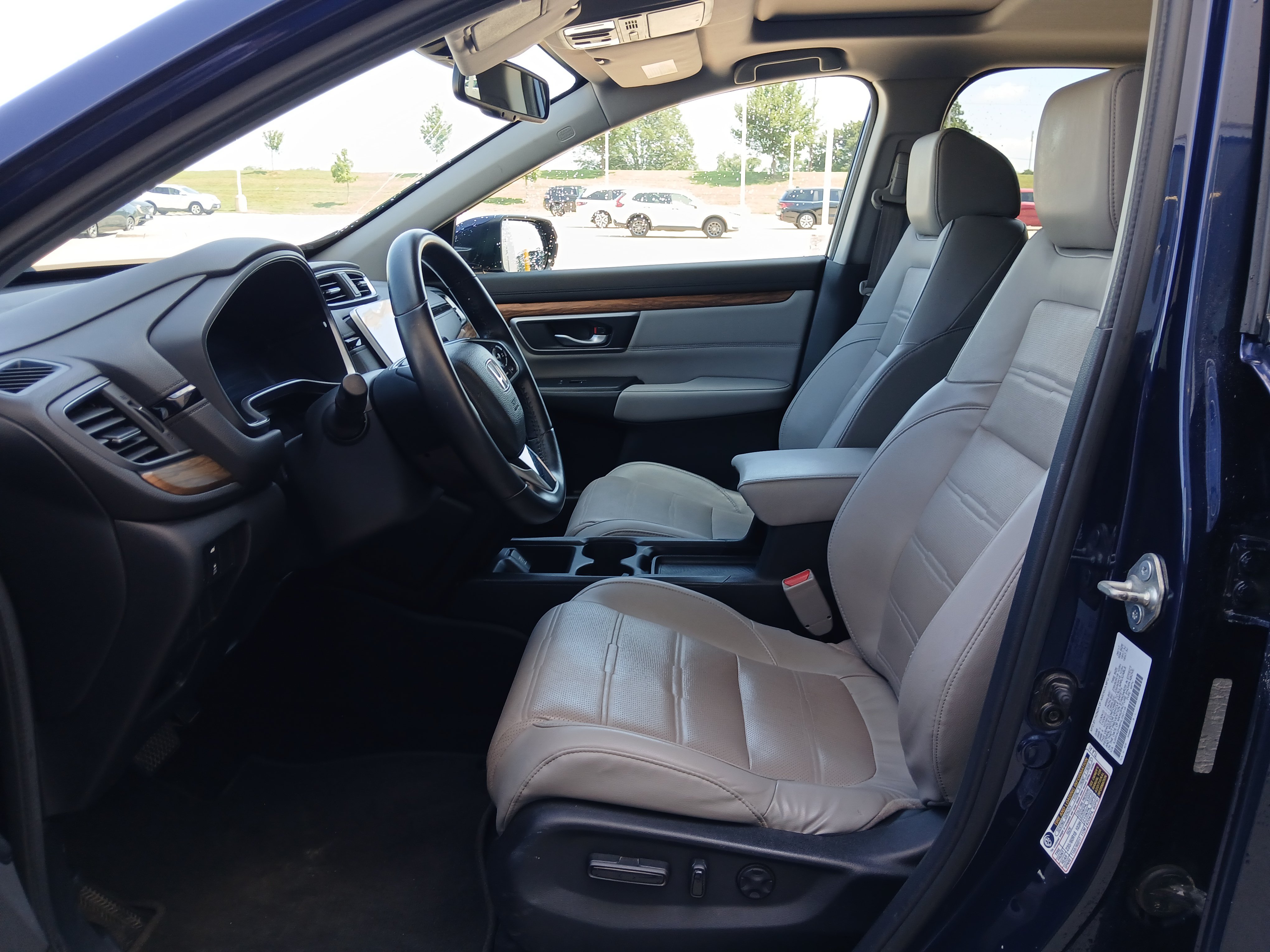 Used 2017 Honda CR-V Touring image 8