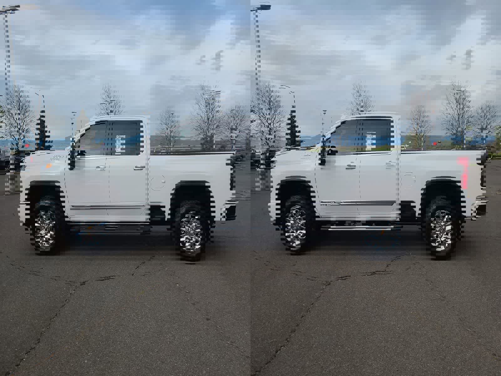 Used 2024 Chevrolet Silverado 2500 High Country w/ Technology Package image 11