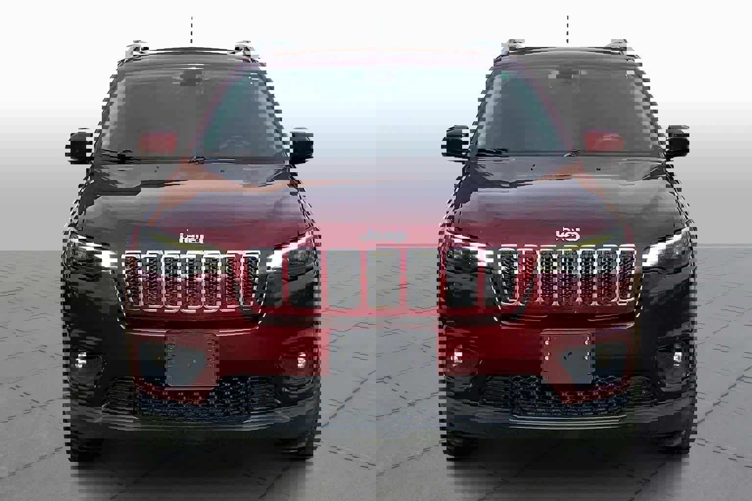 Used 2019 Jeep Cherokee Latitude w/ Popular Appearance Group image 4