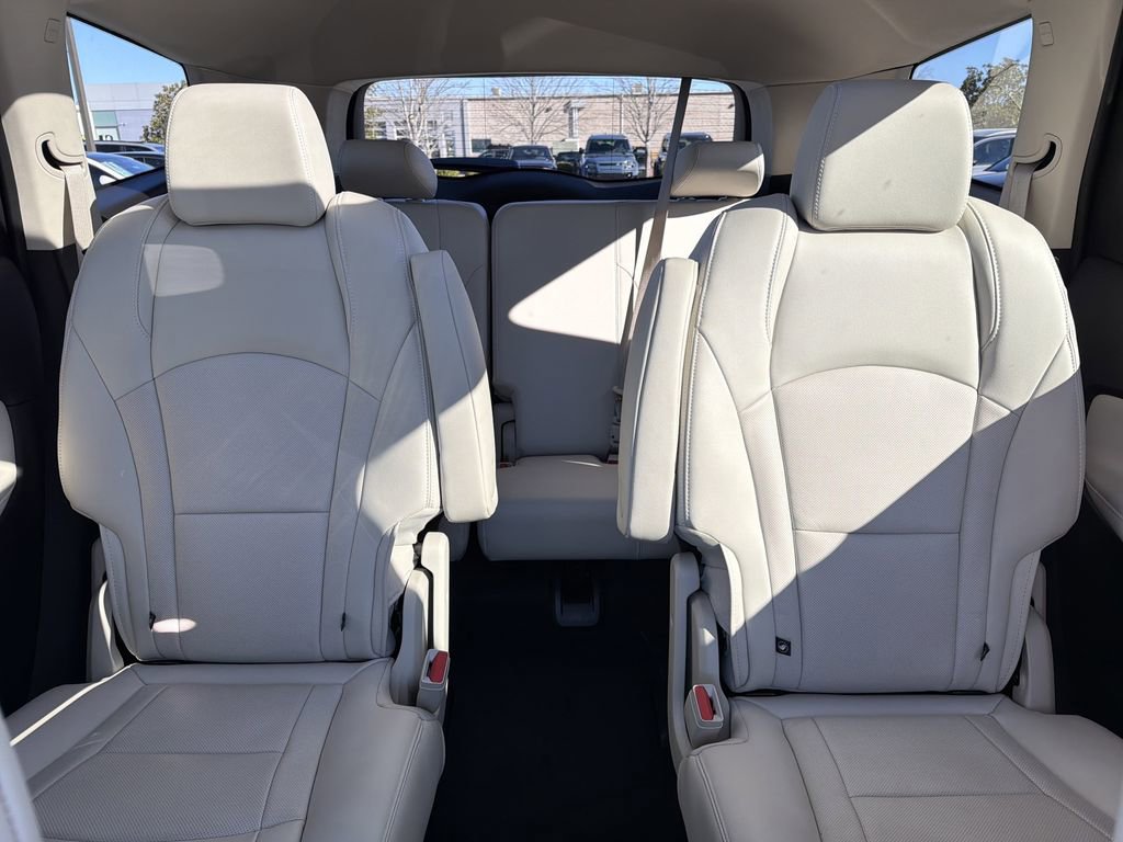 Used 2024 Buick Enclave Essence w/ Experience Buick Package image 33