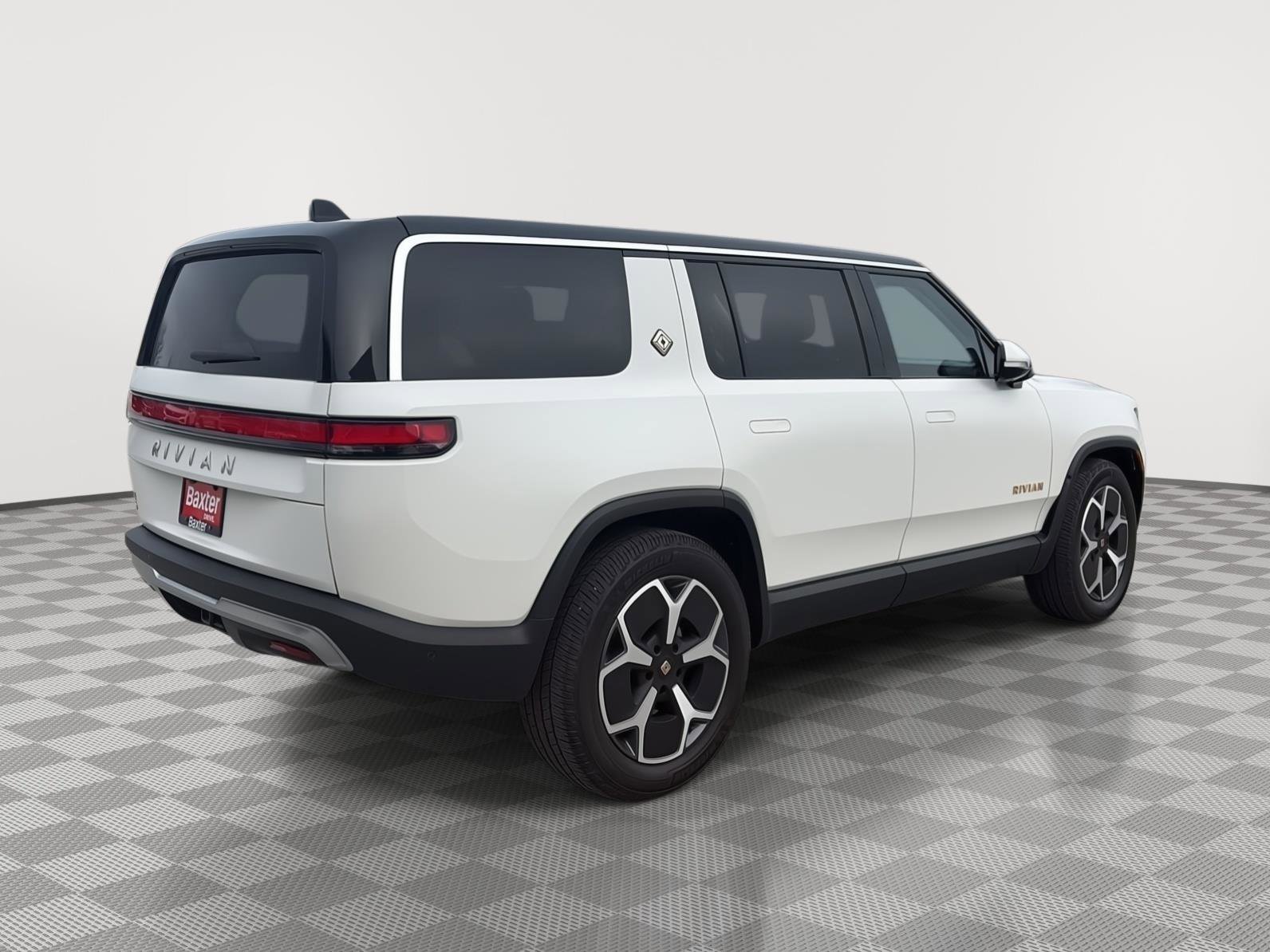 Used 2024 Rivian R1S Adventure image 50