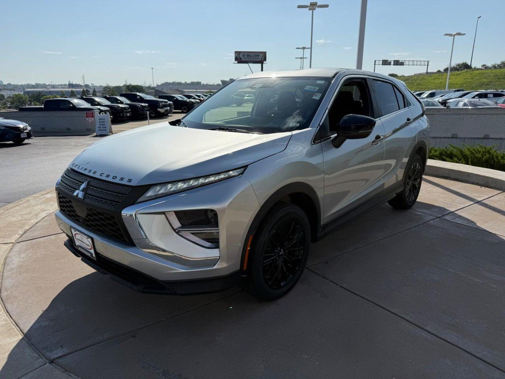 Used 2022 Mitsubishi Eclipse Cross LE AWD/4WD image 10
