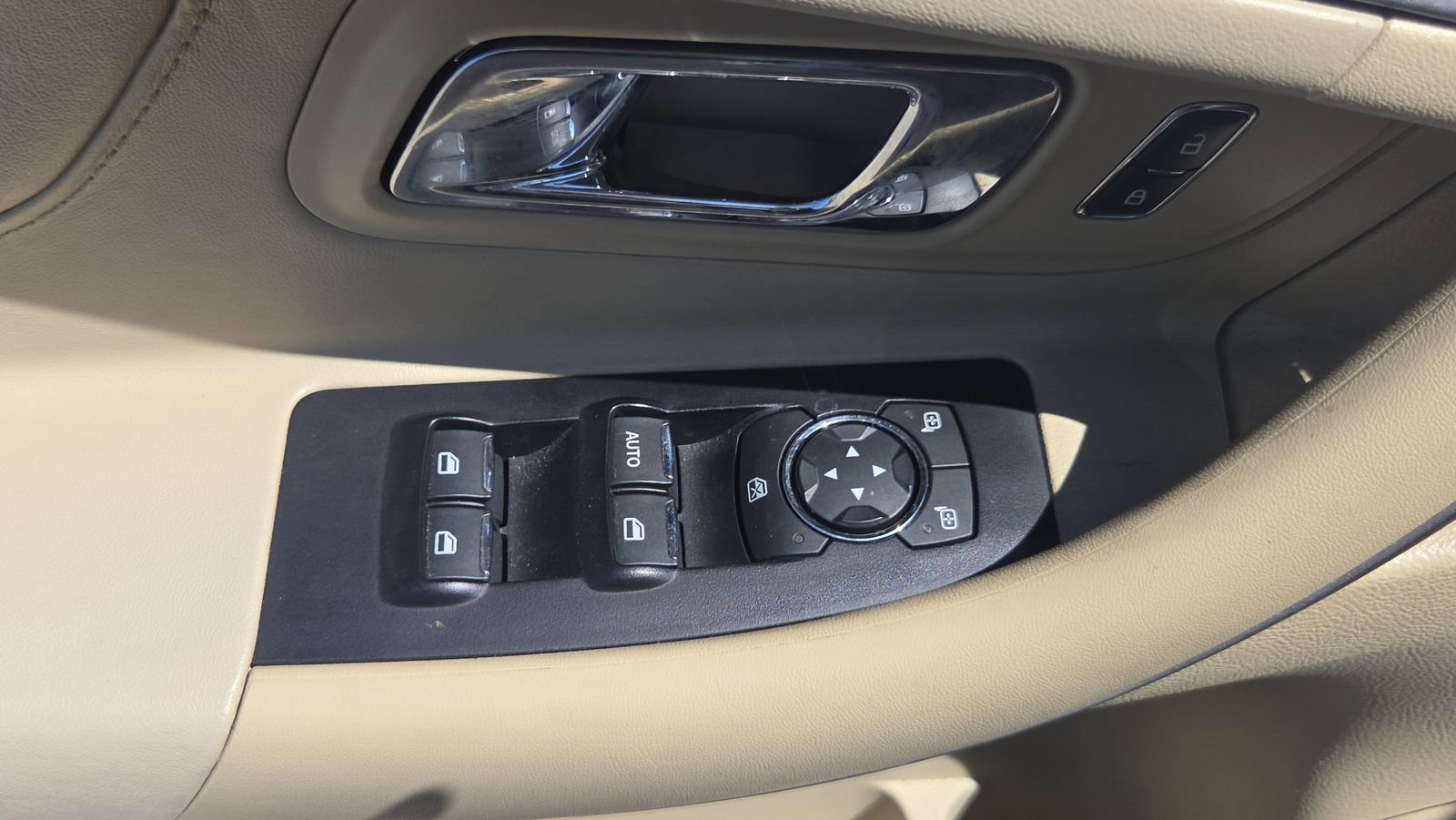 Used 2018 Ford Taurus SE FWD image 28