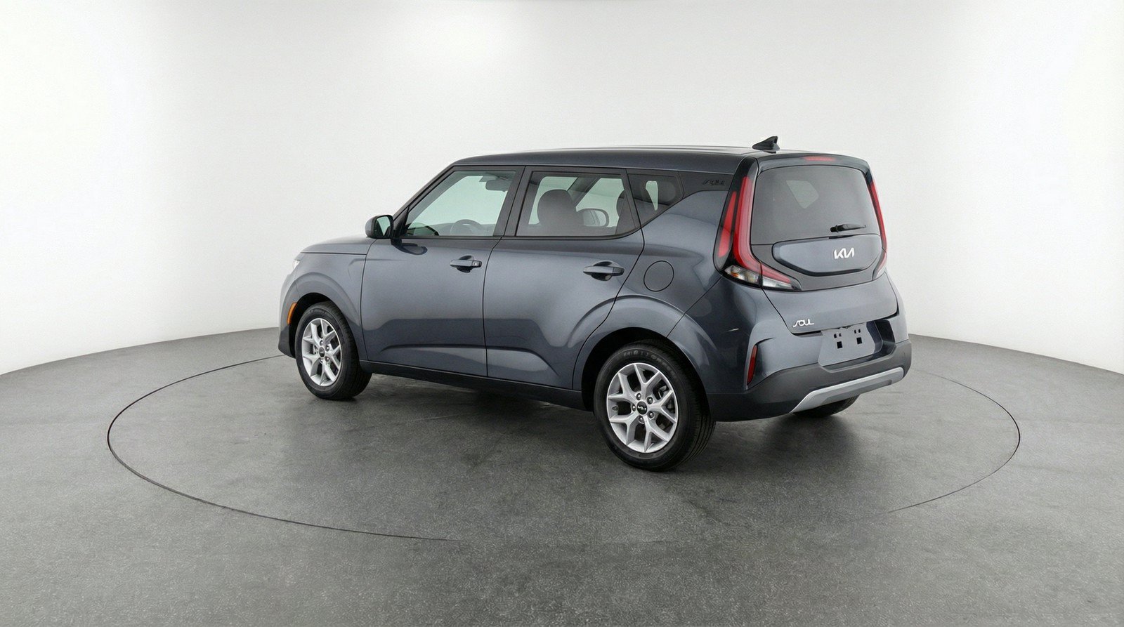Used 2025 Kia Soul LX w/ LX Technology Package FWD image 6