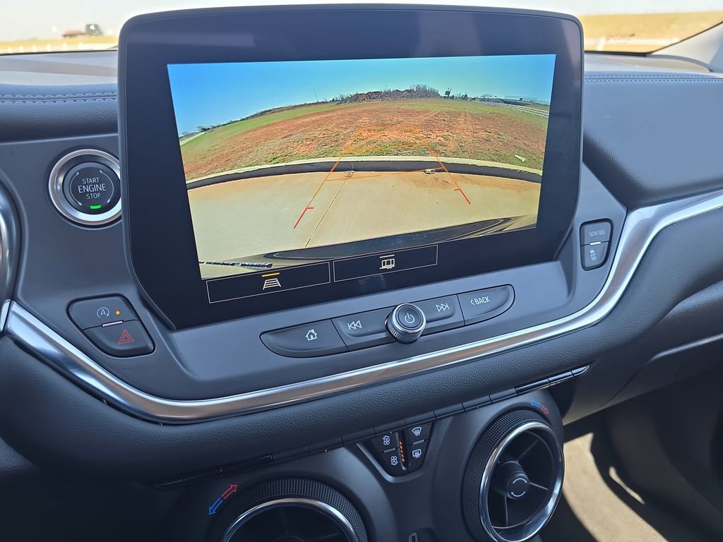 Used 2025 Chevrolet Blazer LT AWD/4WD image 23
