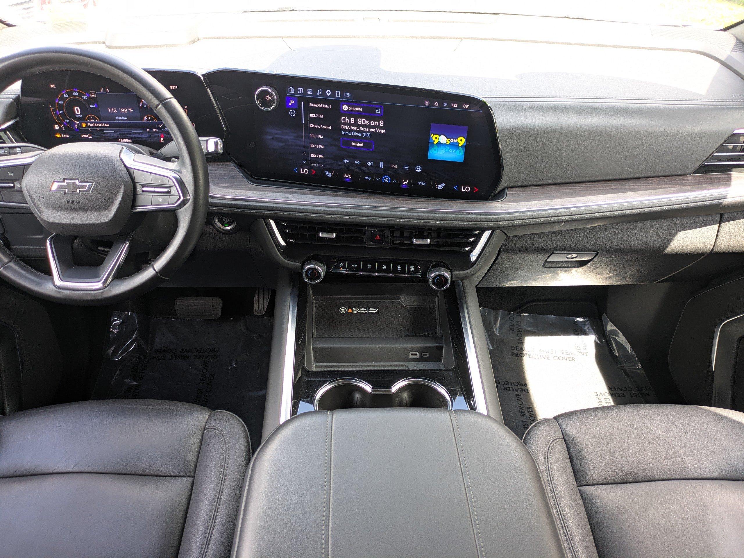 Used 2025 Chevrolet Suburban Z71 AWD/4WD image 14