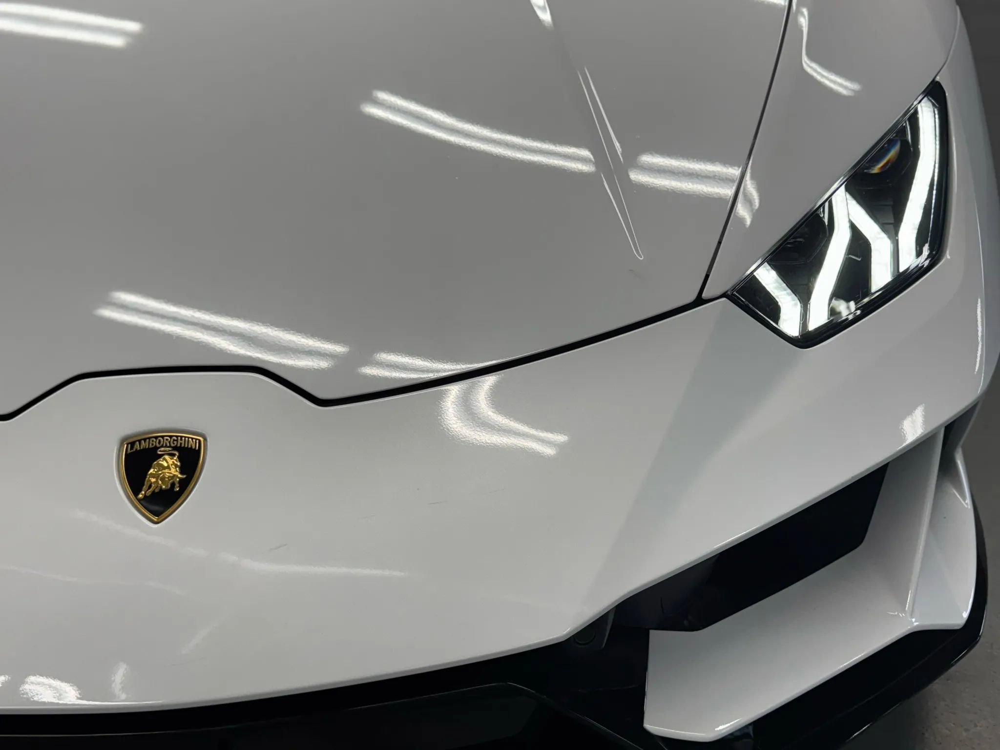 Used 2020 Lamborghini Huracan EVO image 32