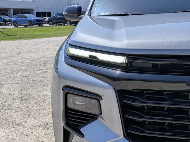 Used 2025 Chevrolet Traverse LT w/ Midnight/Sport Edition FWD image 9