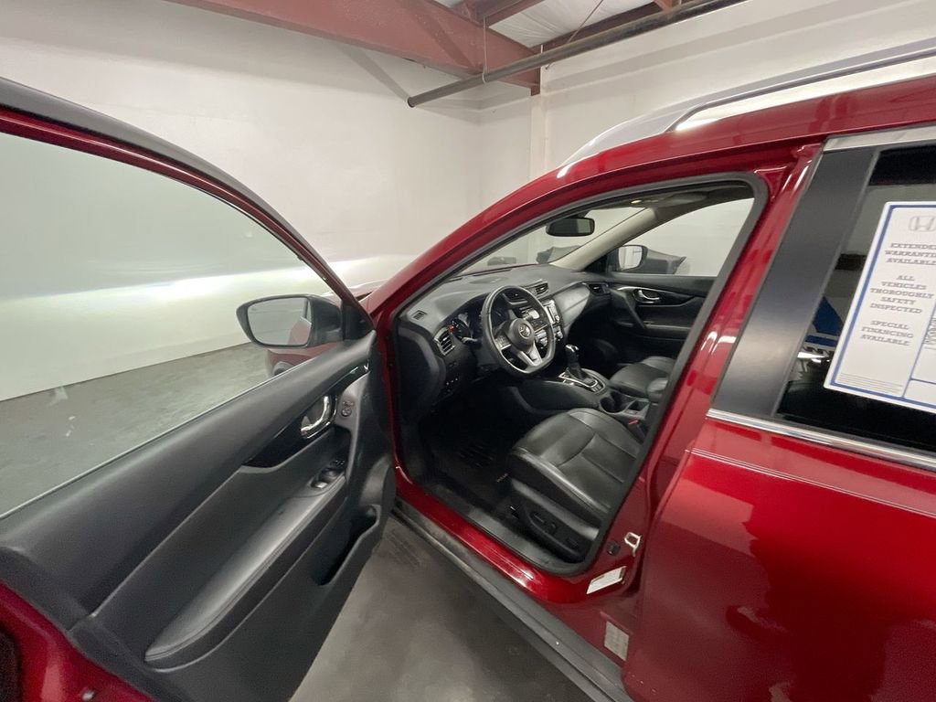 Used 2019 Nissan Rogue SL w/ Premium Package image 10