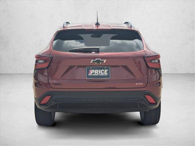 Used 2025 Chevrolet Trax RS w/ Sunroof Package FWD image 6