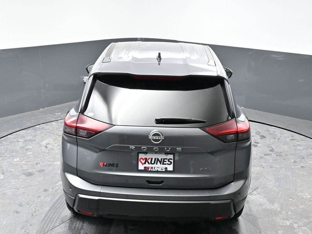 Used 2024 Nissan Rogue S image 46