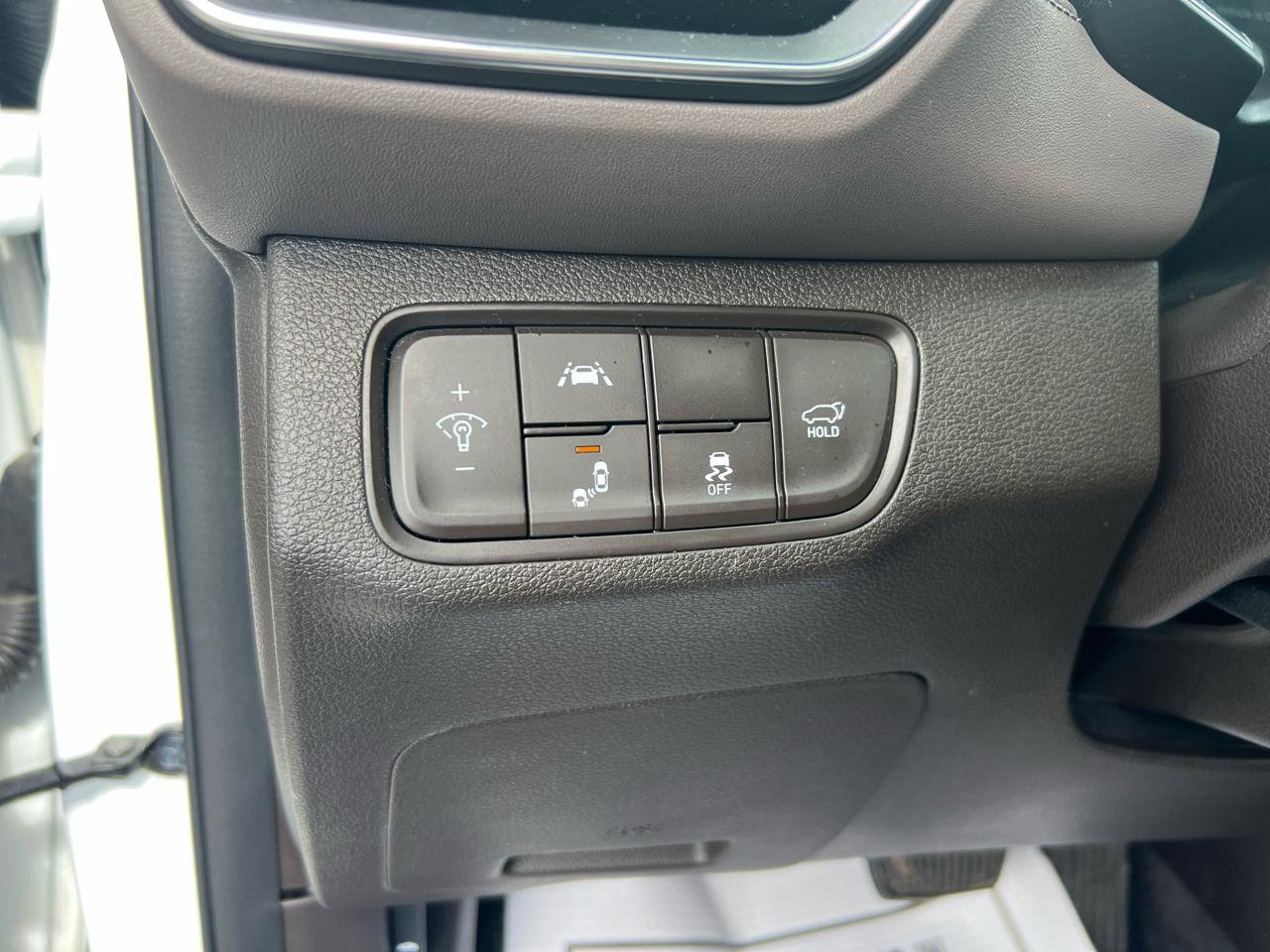 Used 2020 Hyundai Santa Fe SEL w/ Convenience Package image 15