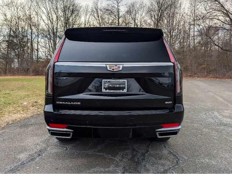 Used 2023 Cadillac Escalade ESV Premium Luxury image 6