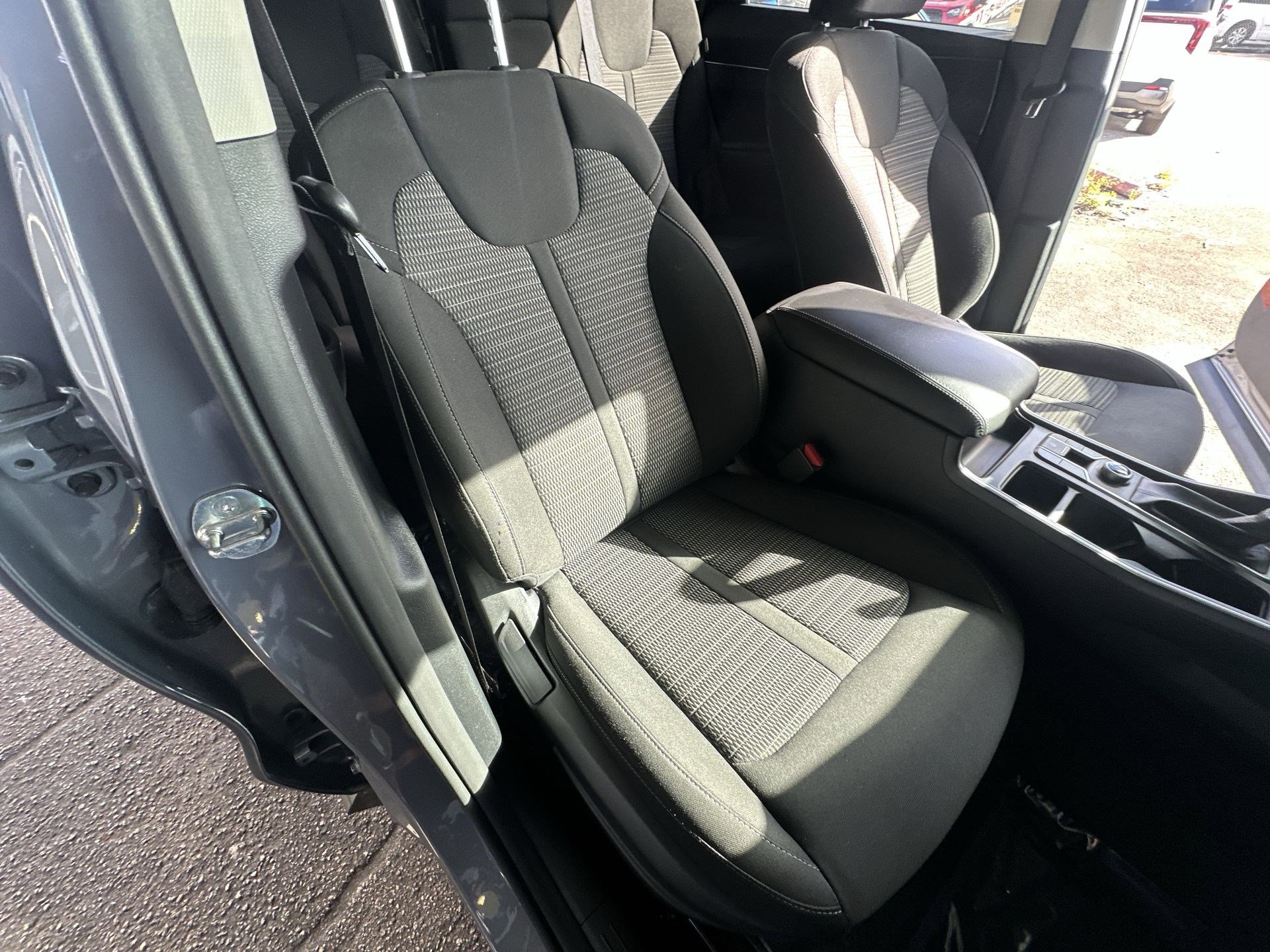 Certified 2024 Kia Sorento LX image 28