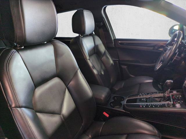Used 2021 Porsche Macan AWD/4WD image 21