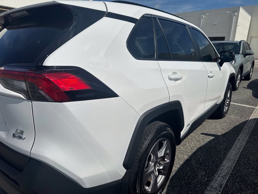 Used 2025 Toyota RAV4 LE AWD/4WD image 4