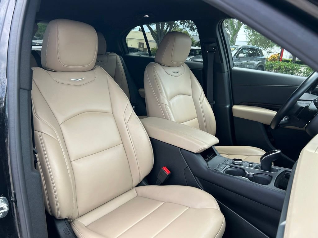 Used 2025 Cadillac XT4 Premium Luxury FWD image 44