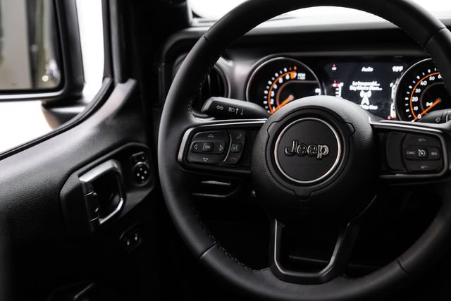 Used 2023 Jeep Gladiator Sport AWD/4WD image 44