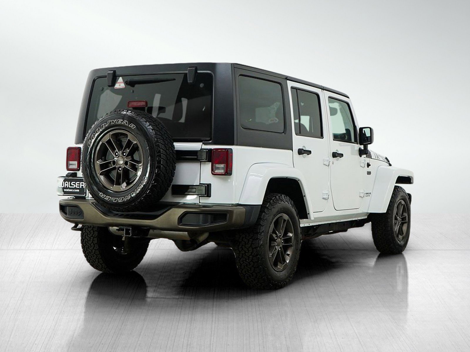 Used 2016 Jeep Wrangler Unlimited Sahara image 5