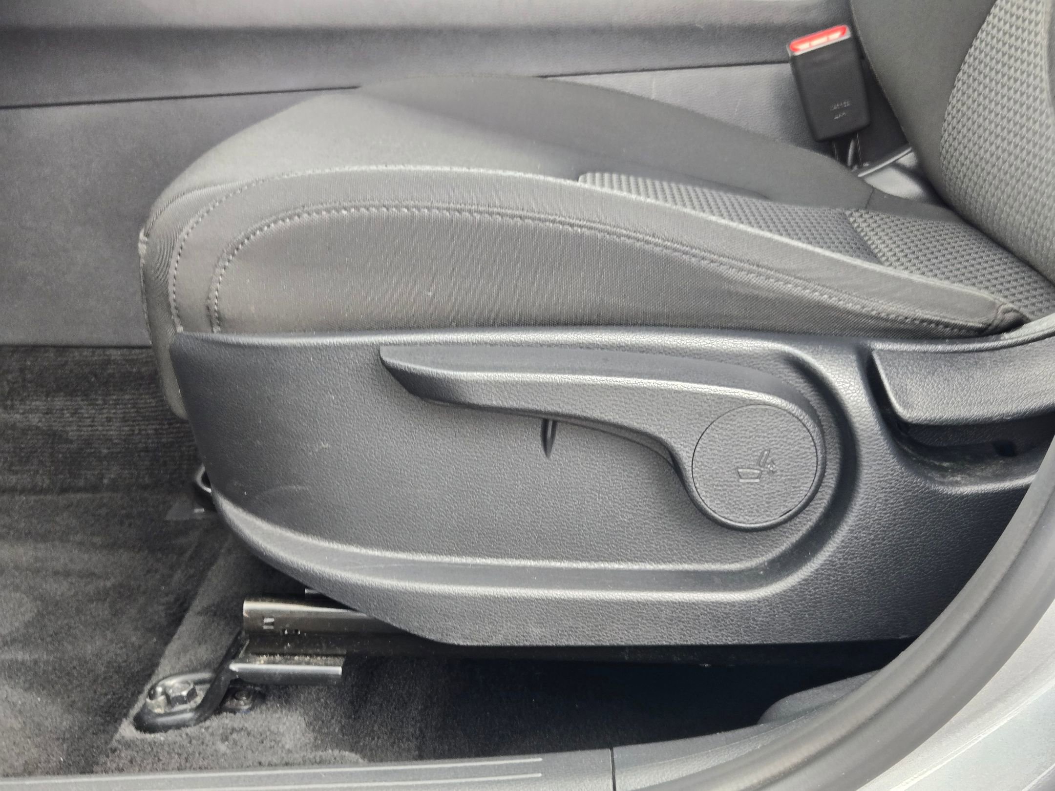 Used 2023 Kia Sportage LX image 23