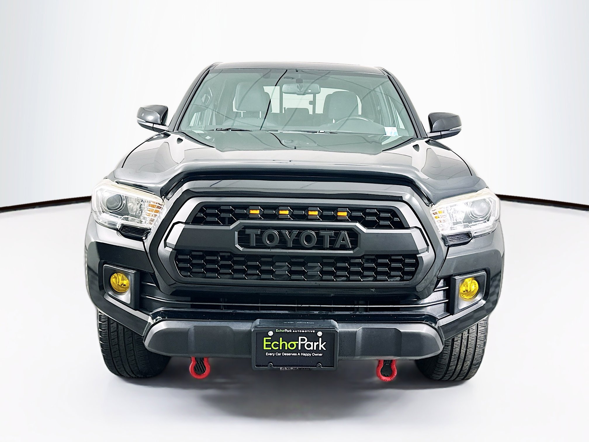 Used 2016 Toyota Tacoma TRD Off-Road image 2
